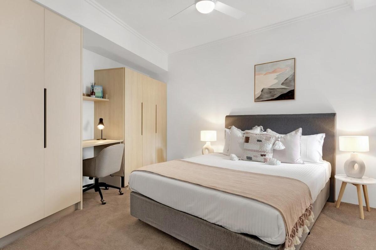 Kelvin Grove Sanctuary - 2br 2ba W Private Balcony Apartment